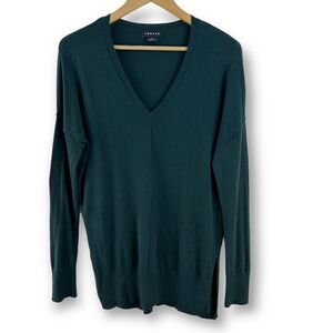 Trouve hunter green v-neck sweater size M‎